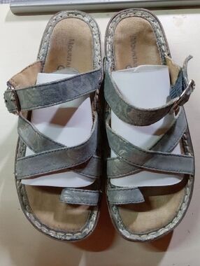 Denim/silver Floral Toe Loop Slip On Sandals
